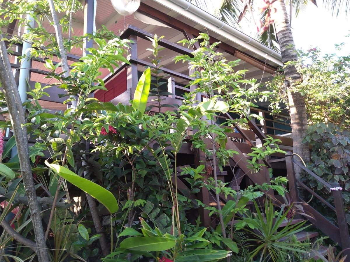 Les Gîtes Du Domaine De Petite-Anse Bouillante Extérieur photo